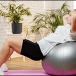 バランスボールの運動不足解消効果15選!使い方やランキングも公開