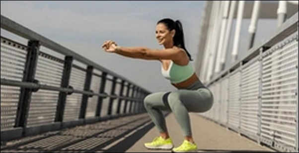 スクワットの運動不足解消効果15選！やり方のコツも解説します。